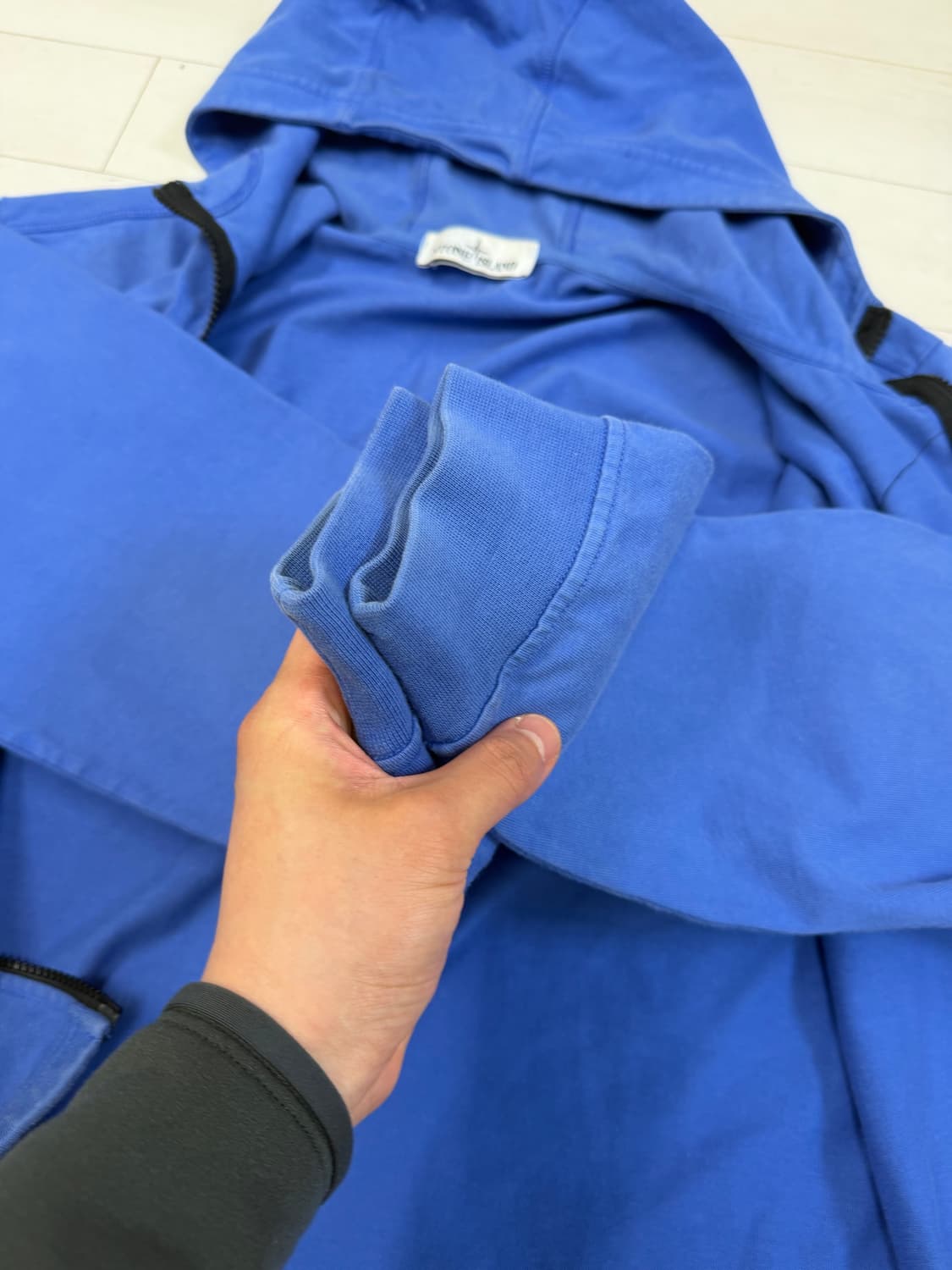 스톤아일랜드 후드 집업 XL 사이즈  상태 9.7/10  이염 찢김 스크 상품이미지5