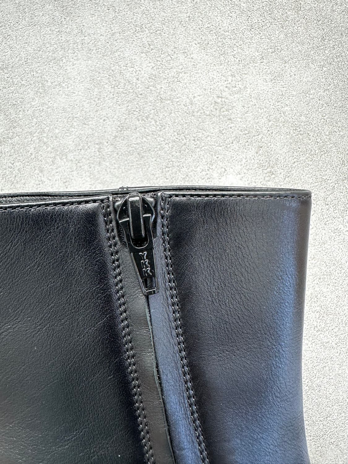 발렌시아가 블랙 카프스킨 림 부츠 상품이미지7