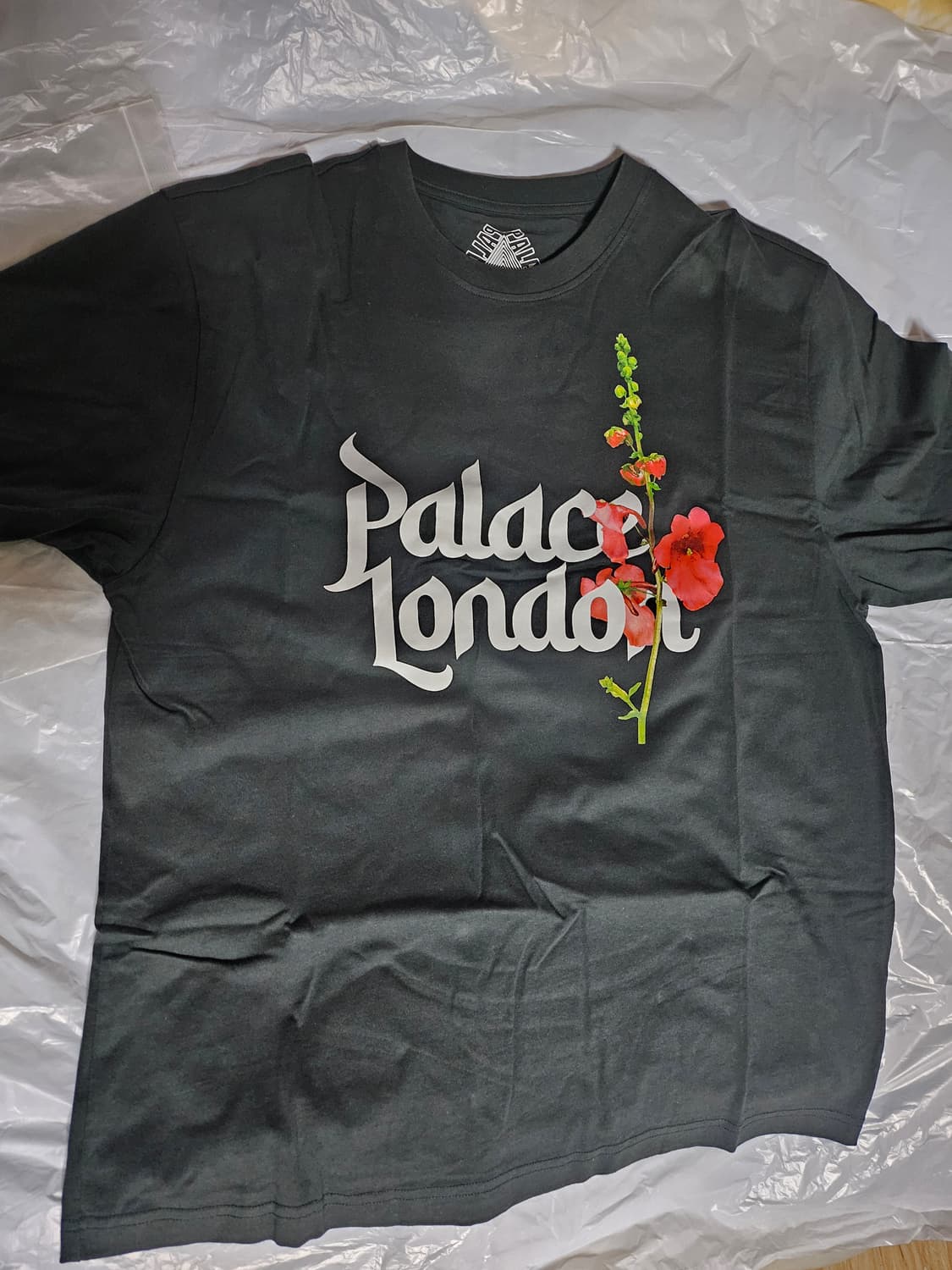 팔라스 플라워 블랙 반팔 티셔츠 상품이미지3