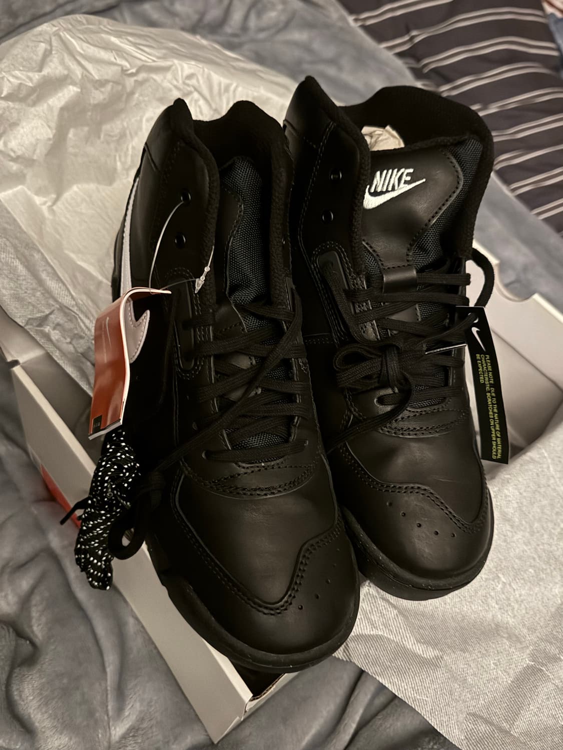 나이키 x 스투시 에어 발토로 블랙 앤 화이트  상품이미지3