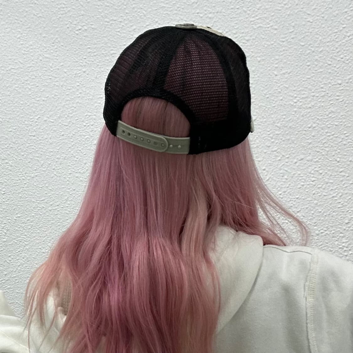 에드하디 y2k 타투 자수 베이지 메쉬캡 상품이미지3