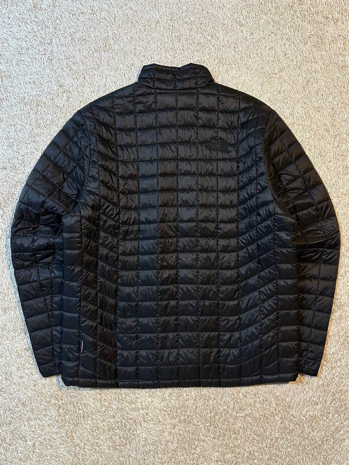 노스페이스 써모볼 퀼팅 경량패딩 올블랙 상품이미지3