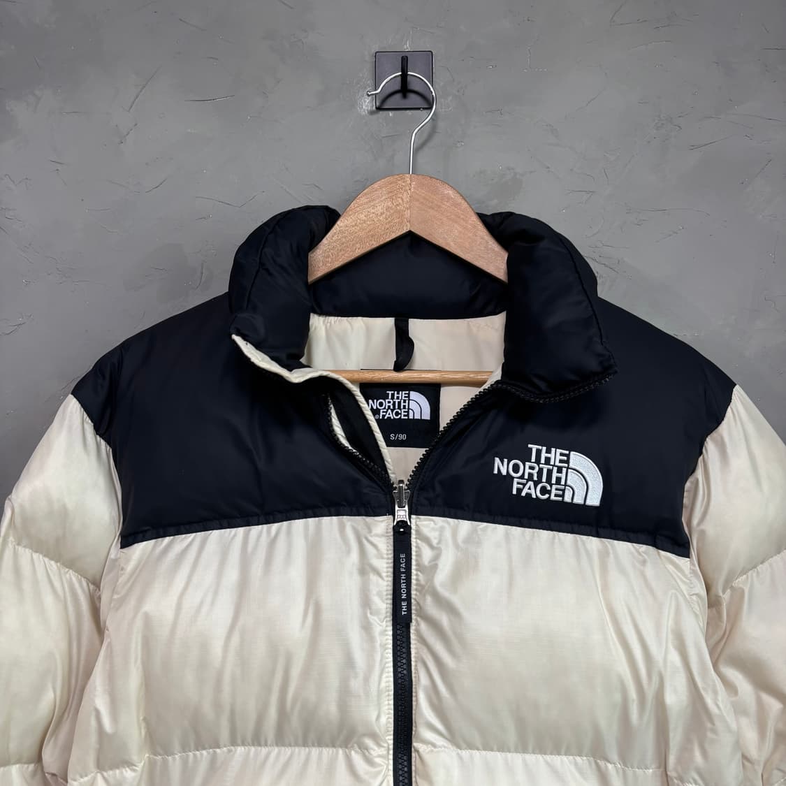 노스페이스 온볼 눕시 자켓 패딩 크림 상품이미지2