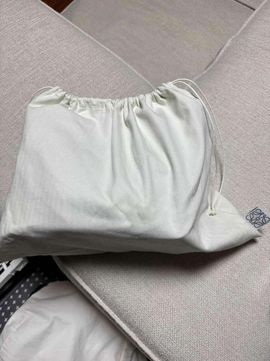 로에베 해먹백 블랙 스몰 상품이미지6