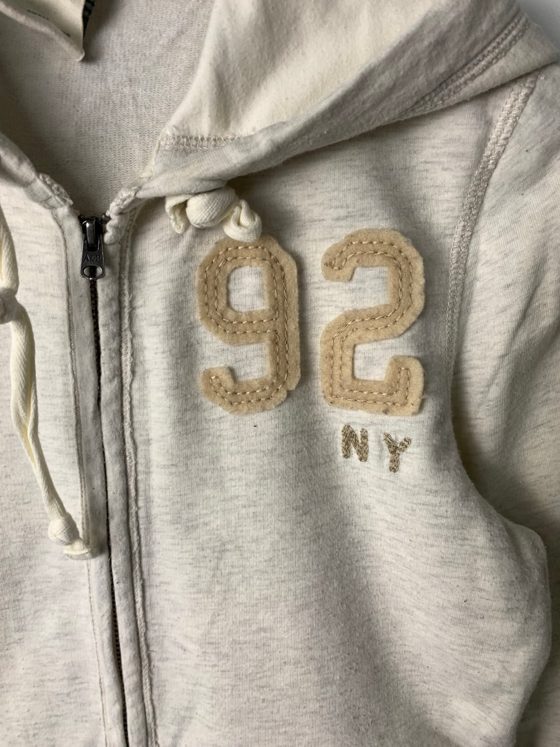 아베크롬비 y2k 와투케 화이트 딱붙 후드집업 상품이미지4