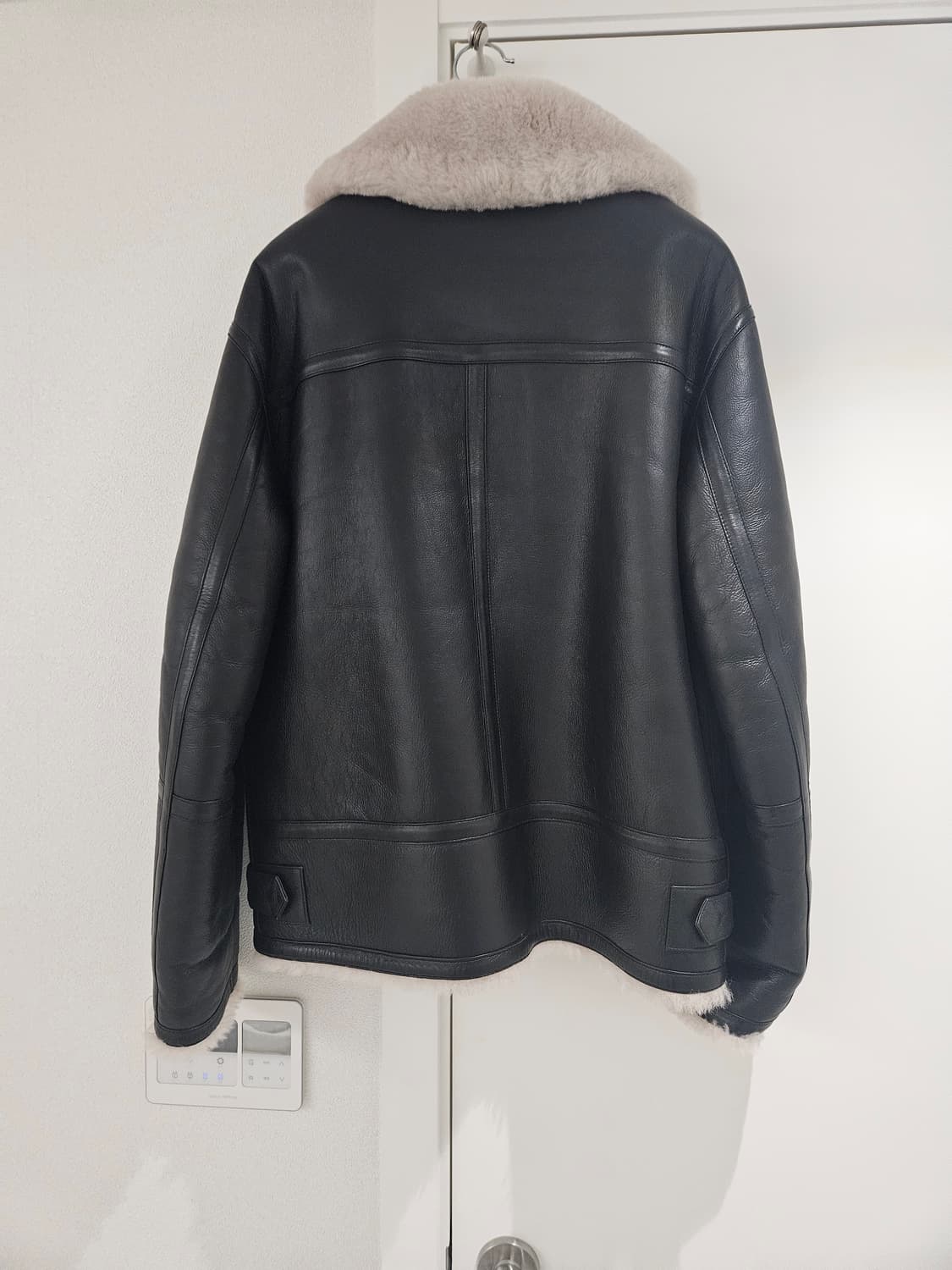 모마디자인 필드자켓 무스탕 블랙실버 상품이미지3