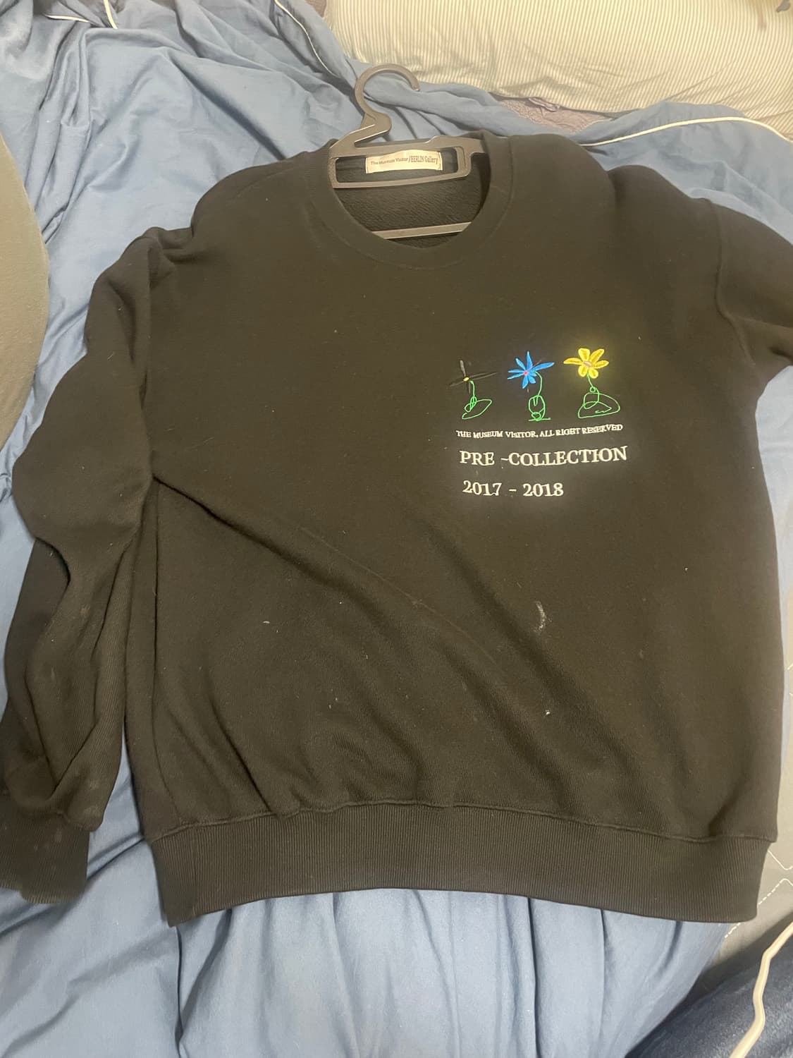 뮤지엄비지터 맨투맨 상품이미지3