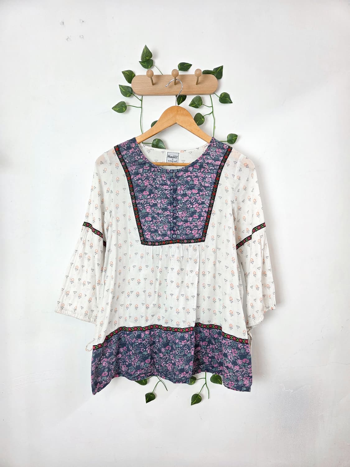 패턴 포인트 블라우스 상품이미지1