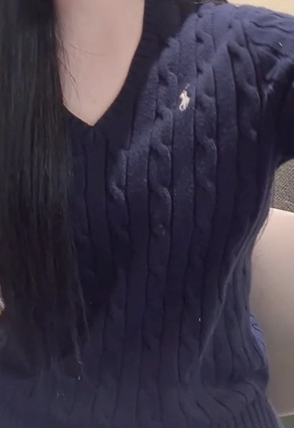 폴로 네이비 브이넥 니트 상품이미지1
