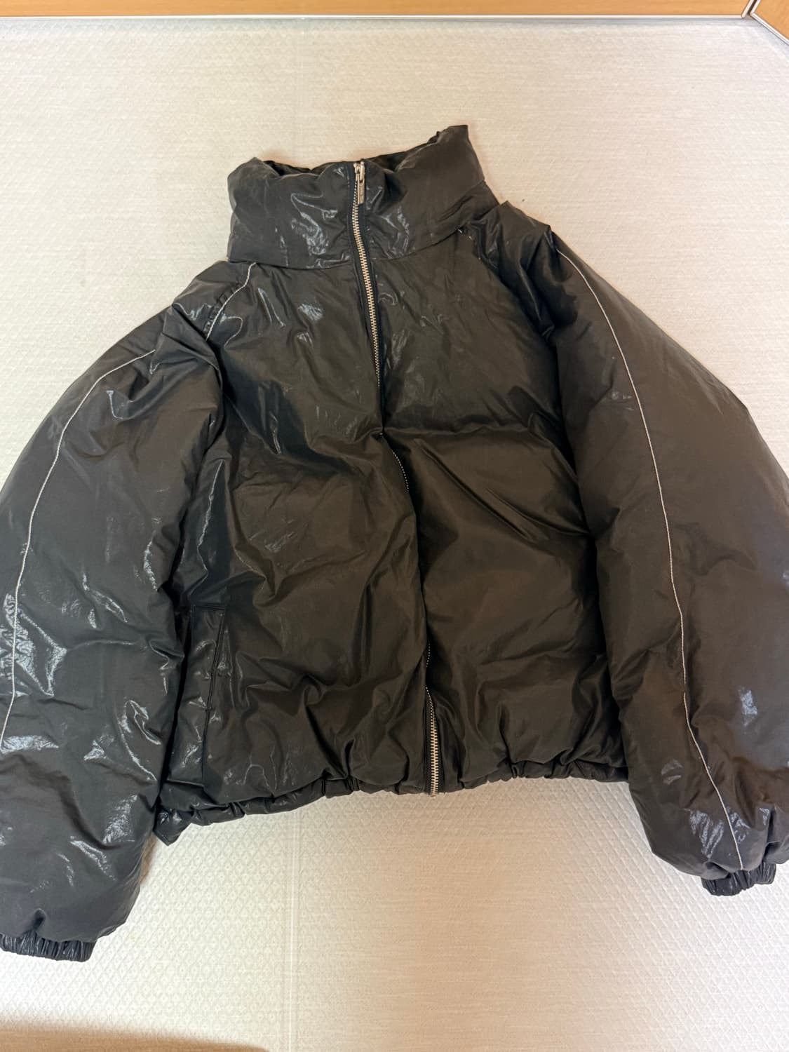 마뗑킴 로고 숏패딩 유광 상품이미지5