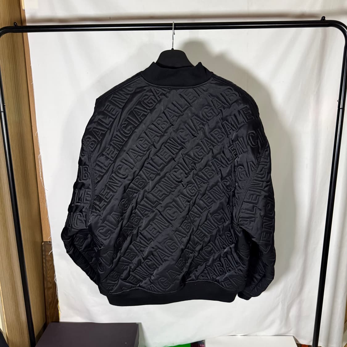 발렌시아가 멀티로고 퀼팅 봄버 자켓 상품이미지5