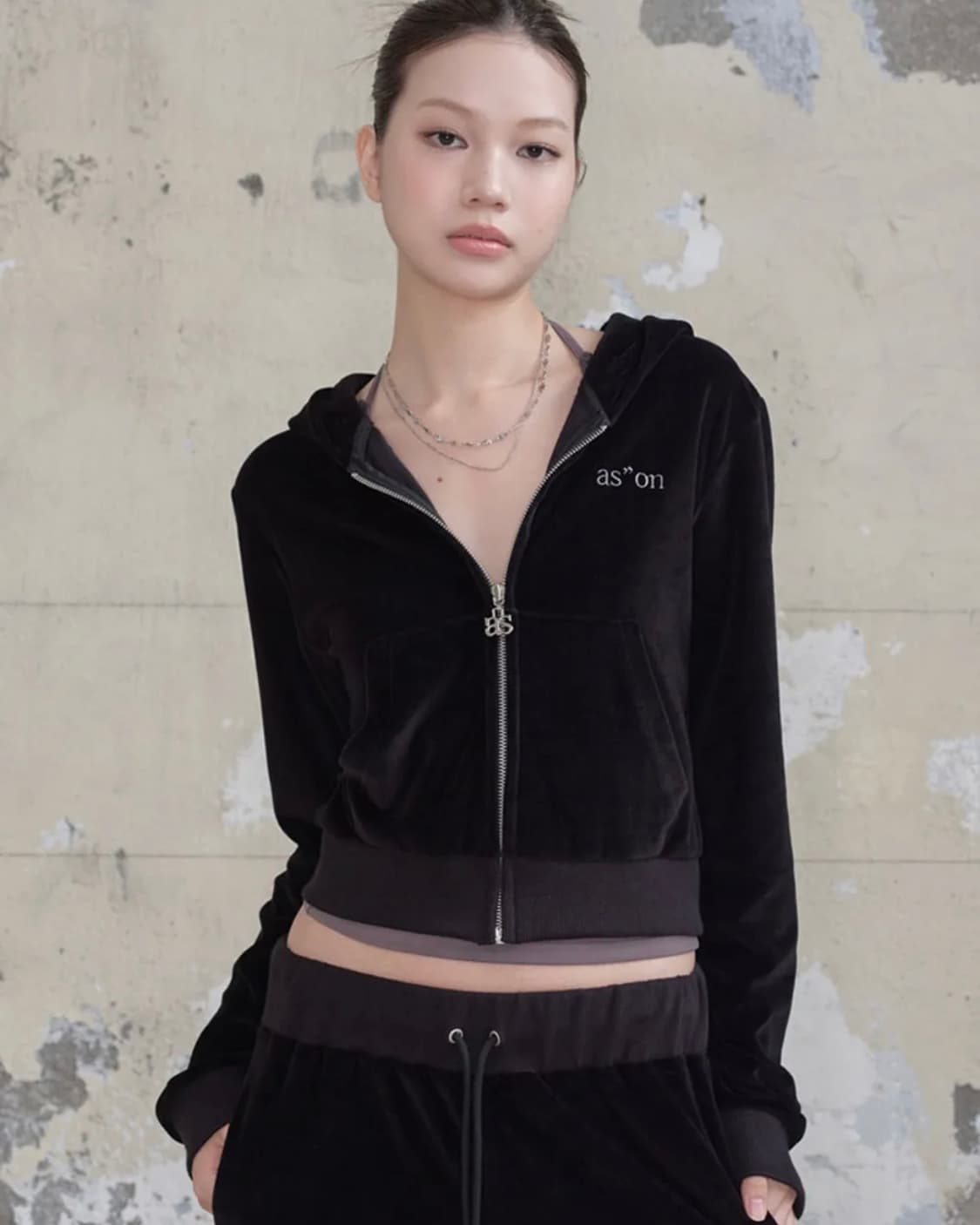 애즈온 COCO VELVET TRAINING ZIP-UP / BLACK 상품이미지1