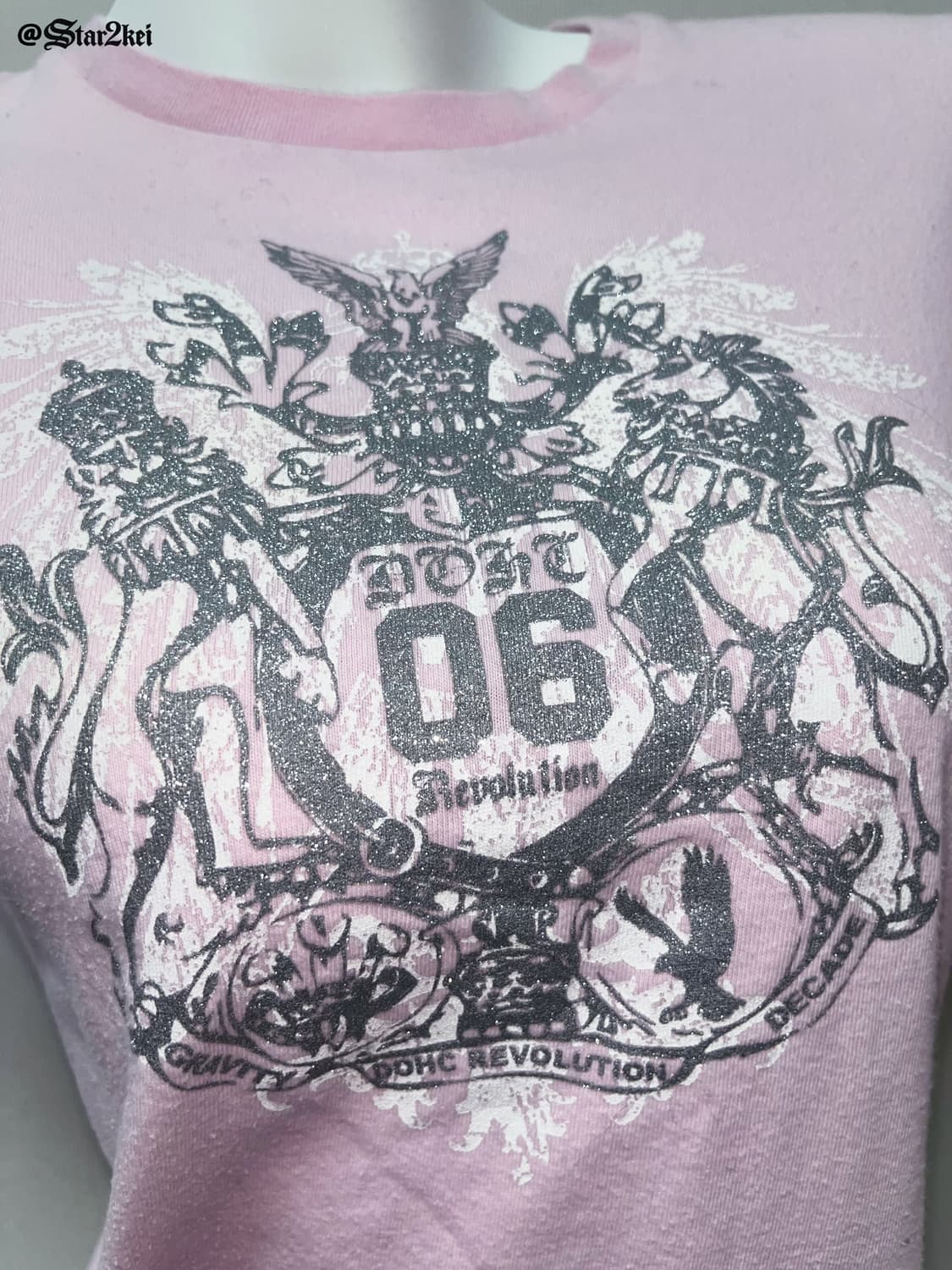 DOHC 베이비 핑크 글리터 그래픽 반팔티 상품이미지2