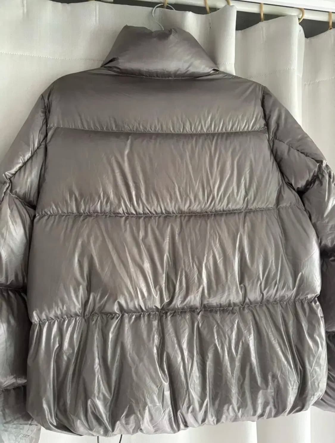 새상품) 유니클로 울트라 라이트 다운 샤이니 푸퍼 패딩 유니클로 패딩 상품이미지3