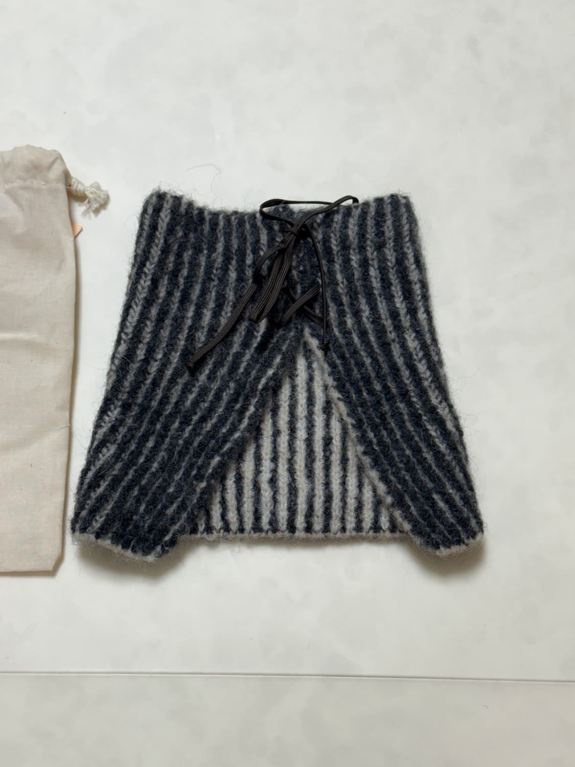 팔로마울 인그리드 넥워머 블랙 화이트 상품이미지2