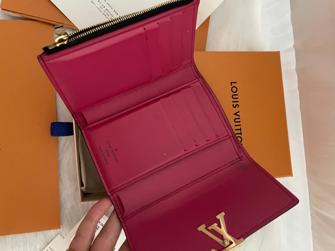 루이비통 카퓌신 여성 중지갑 상품이미지3