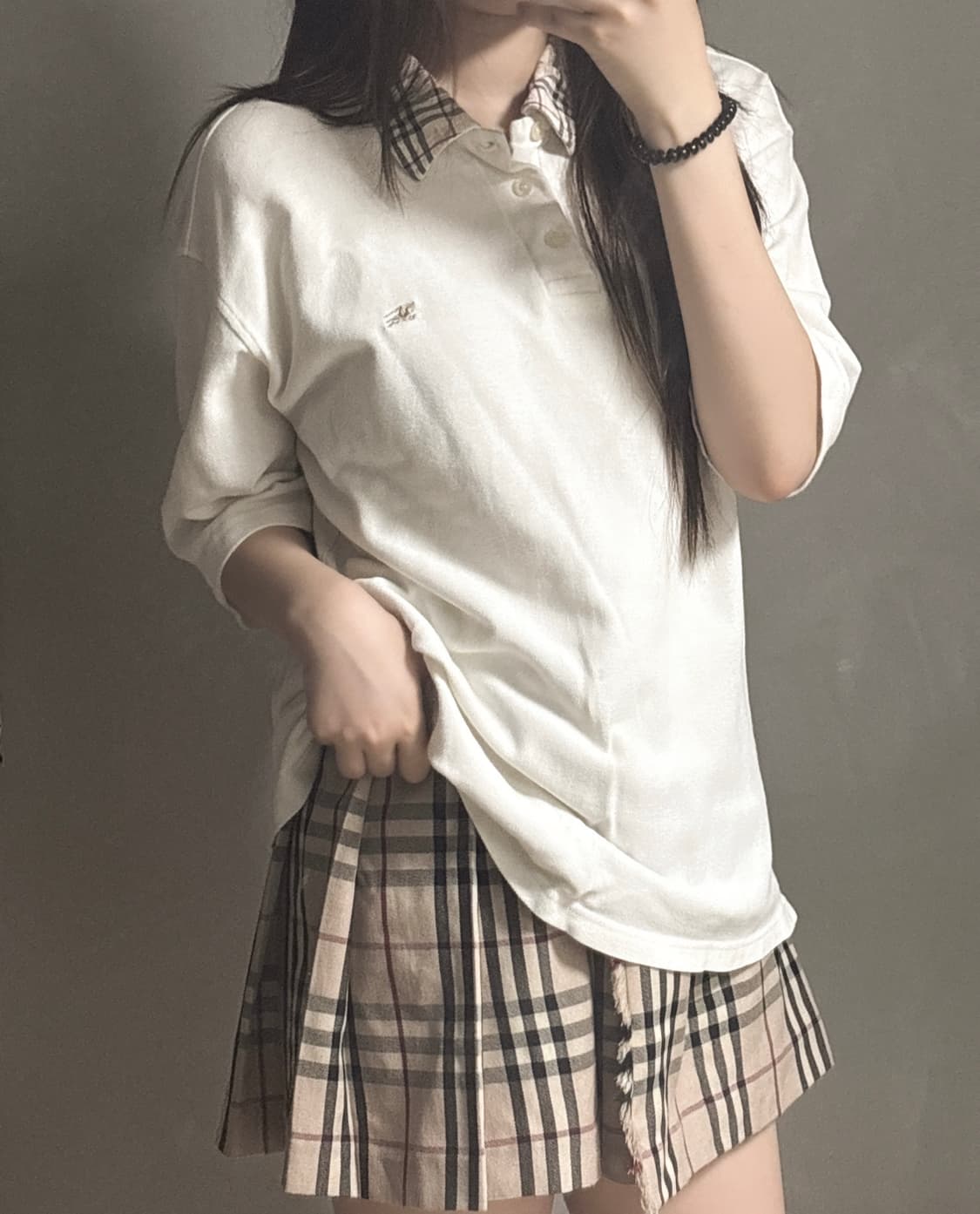 버버리 화이트 카라 티셔츠 상품이미지1