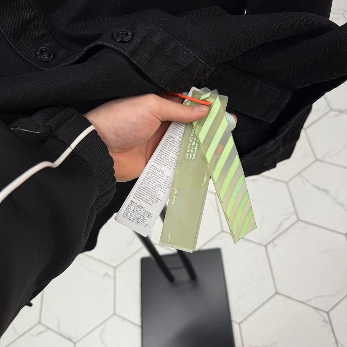 [새상품/L] 오프화이트 프린트 애로우 데님 자켓 상품이미지5