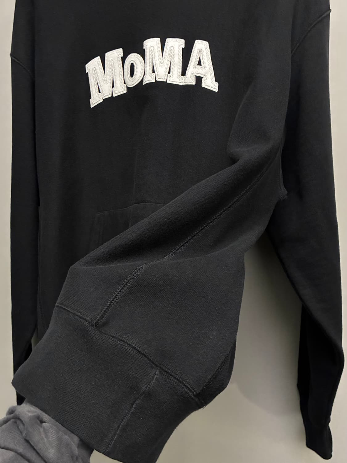 (XL)챔피온 x MOMA 모마 리버스위브 스웻 후드티셔츠 블랙 상품이미지6