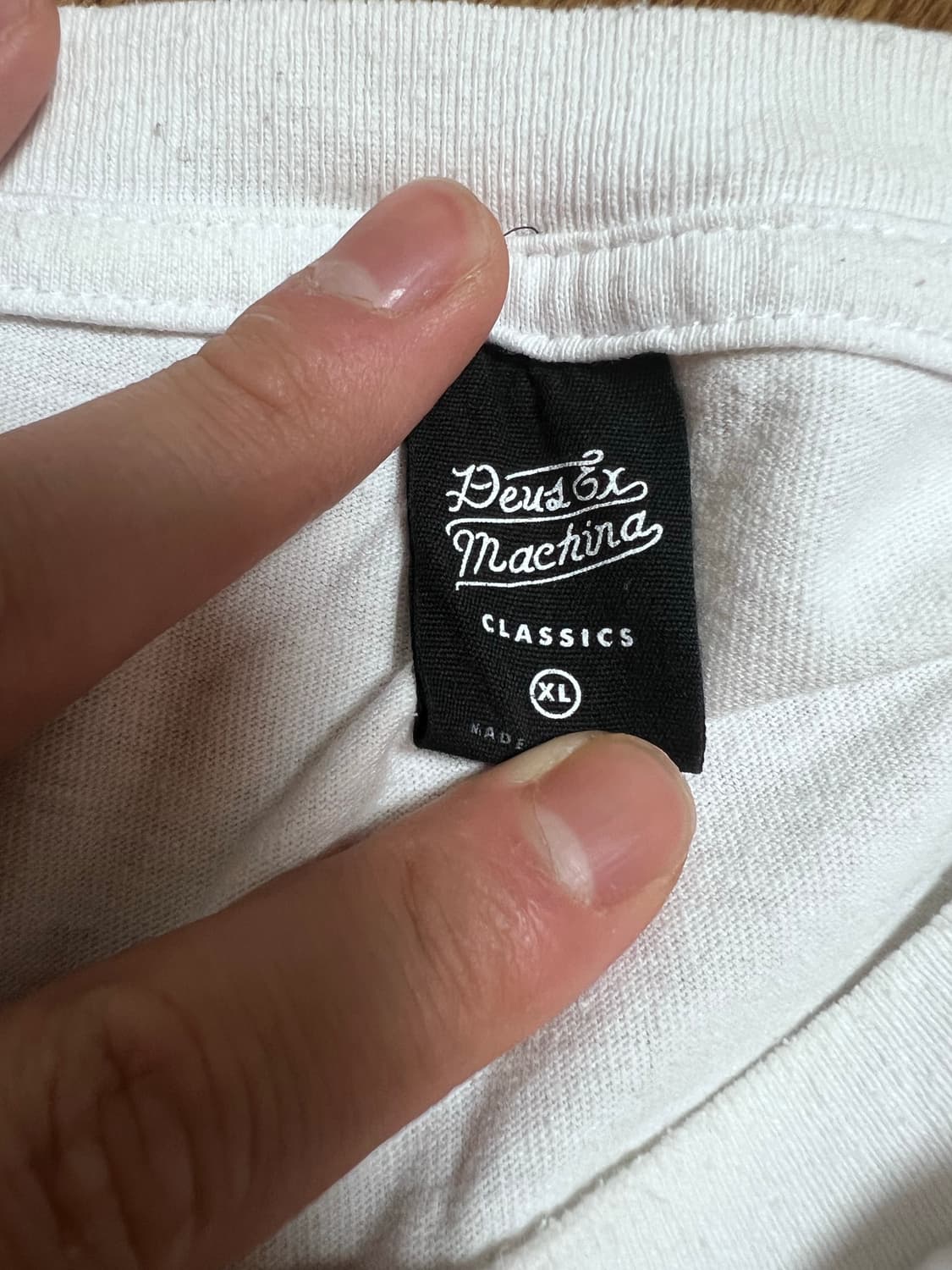 데우스 반팔 티셔츠 XL 상품이미지3