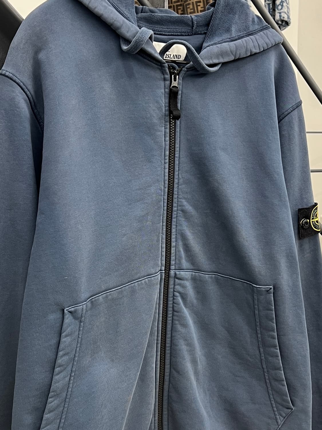 스톤아일랜드 와펜 애쉬블루 후드집업 상품이미지4