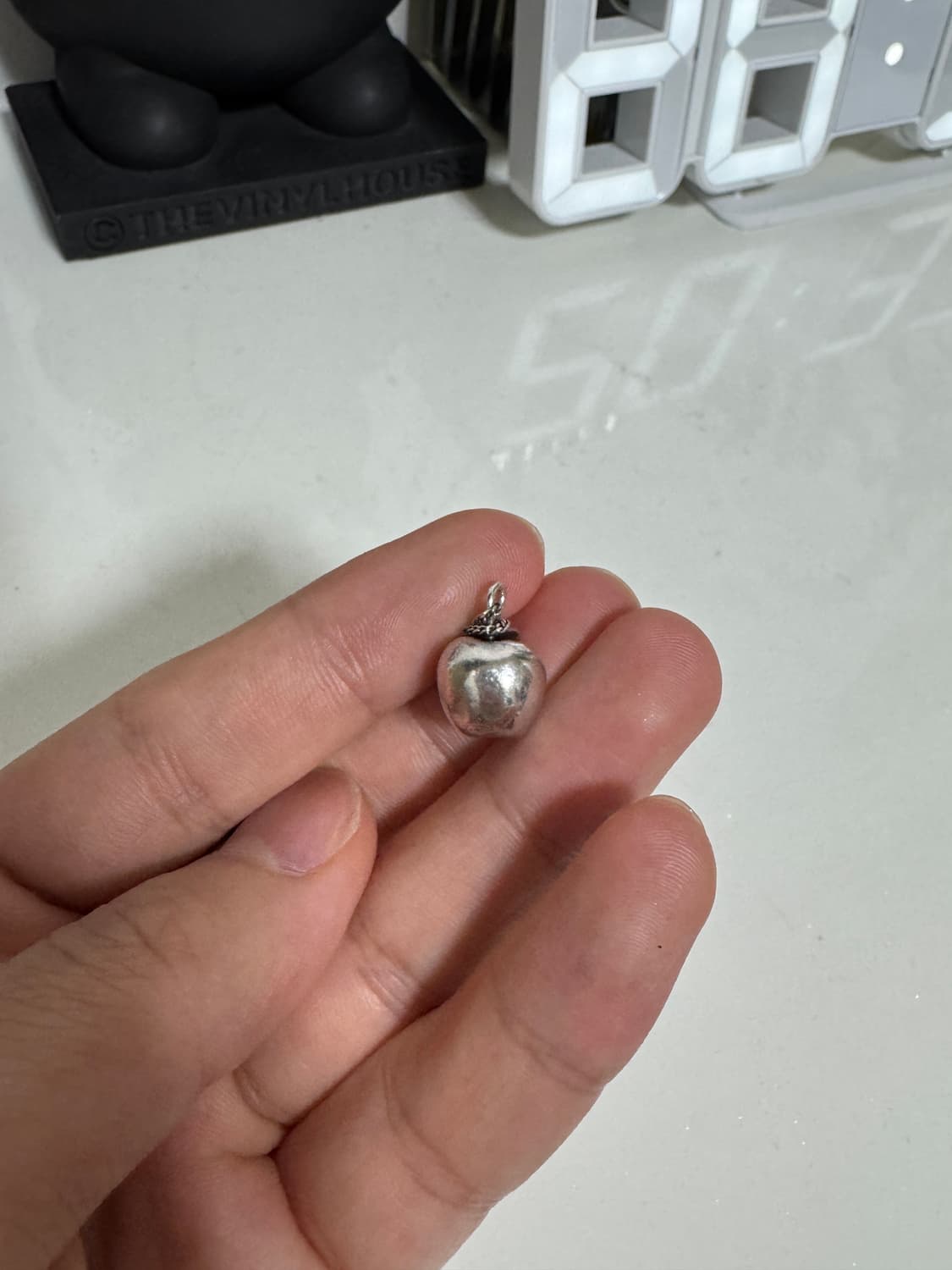 언더커버 애플 목걸이 상품이미지6