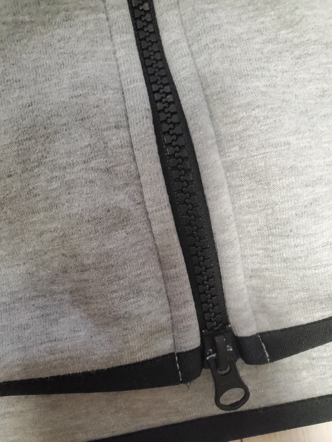 나이키 스포츠웨어 테크 플리스 풀집 후디 사이즈L

오염 하자 없이 깨끗 상품이미지7