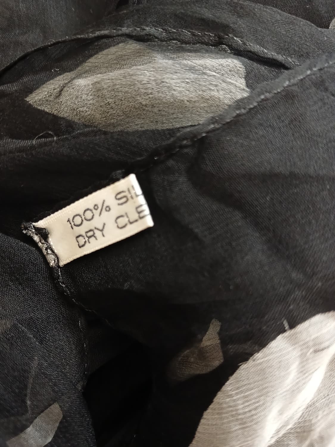 모리걸 블랙 땡땡이 실크 스카프 상품이미지2