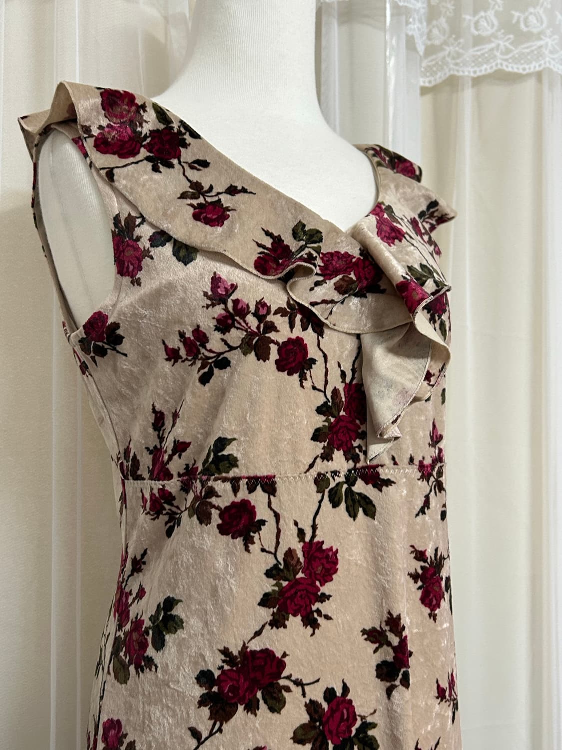 L’est rose 벨벳 플로럴 러플 원피스 고딕 상품이미지2