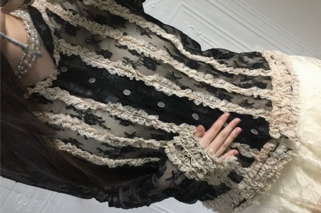 블랙 레이스 러플 블라우스 상품이미지4