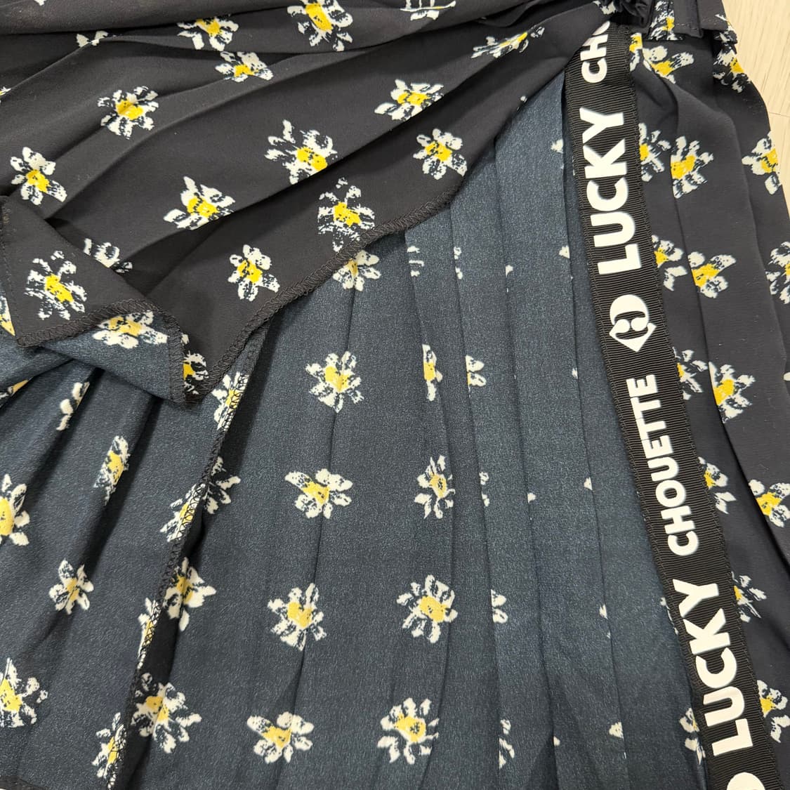 럭키슈에뜨 데이지 패턴 플리츠 스커트 상품이미지7