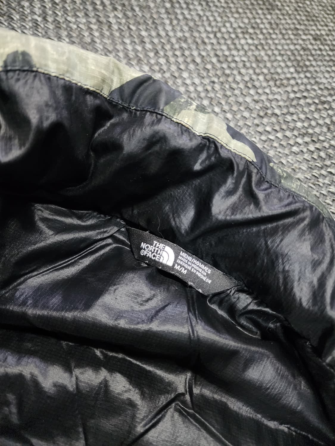 노스페이스 550 구스다운 패딩 조끼 카모 M사이즈 상품이미지5