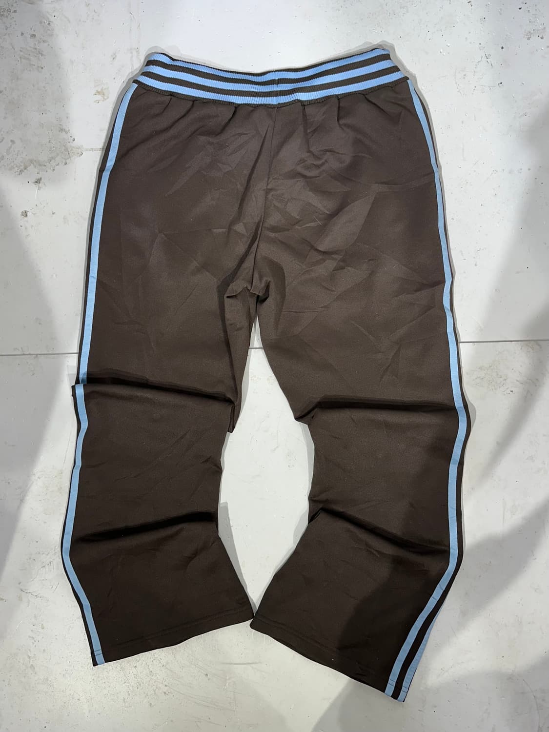 아디다스 대대장 와이드 브라운 스카이블루 스몰 로고 삼선 트레이닝 팬츠  상품이미지5