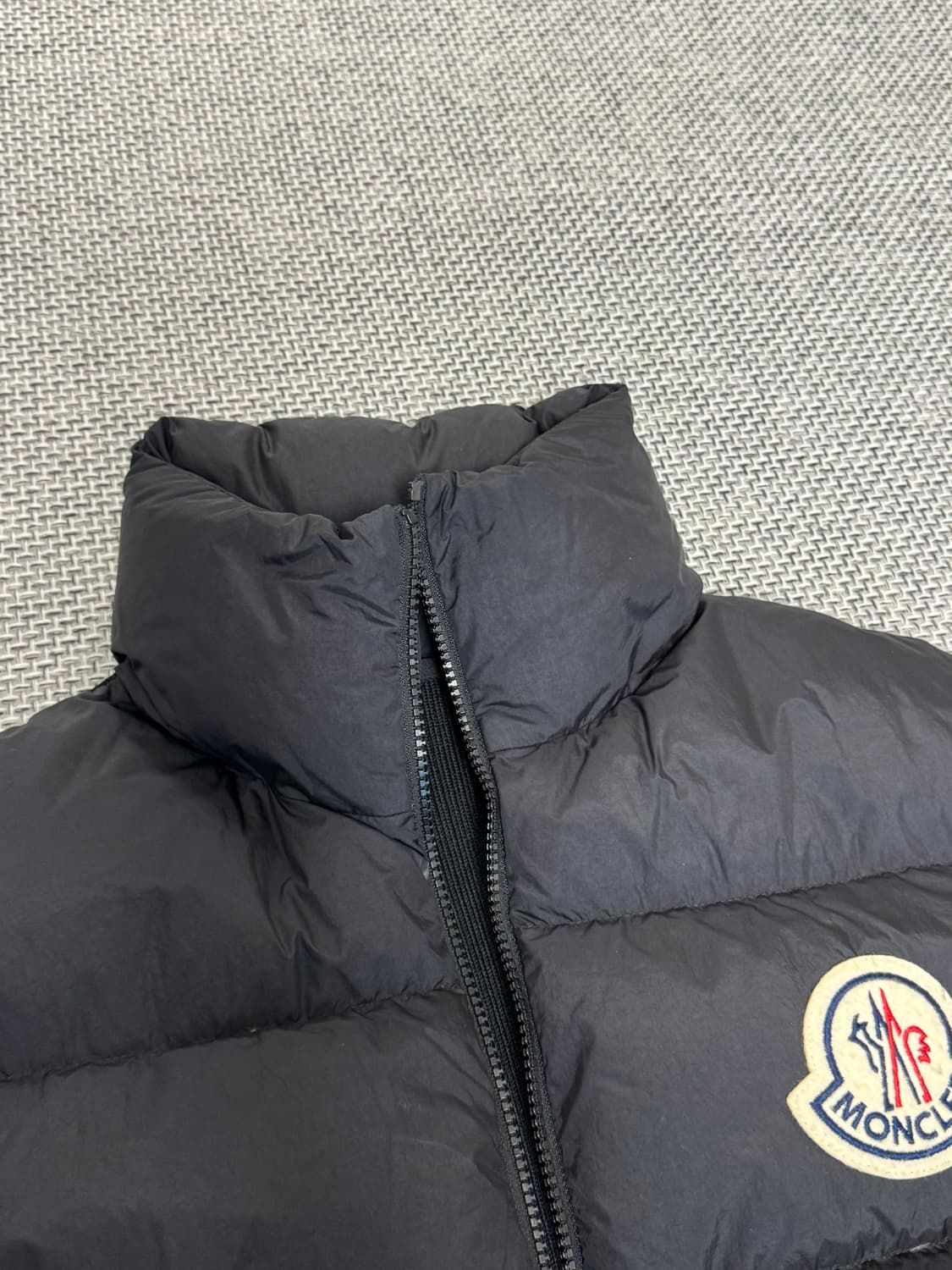 몽클레어 빅로고 니트패딩 점퍼 상품이미지3