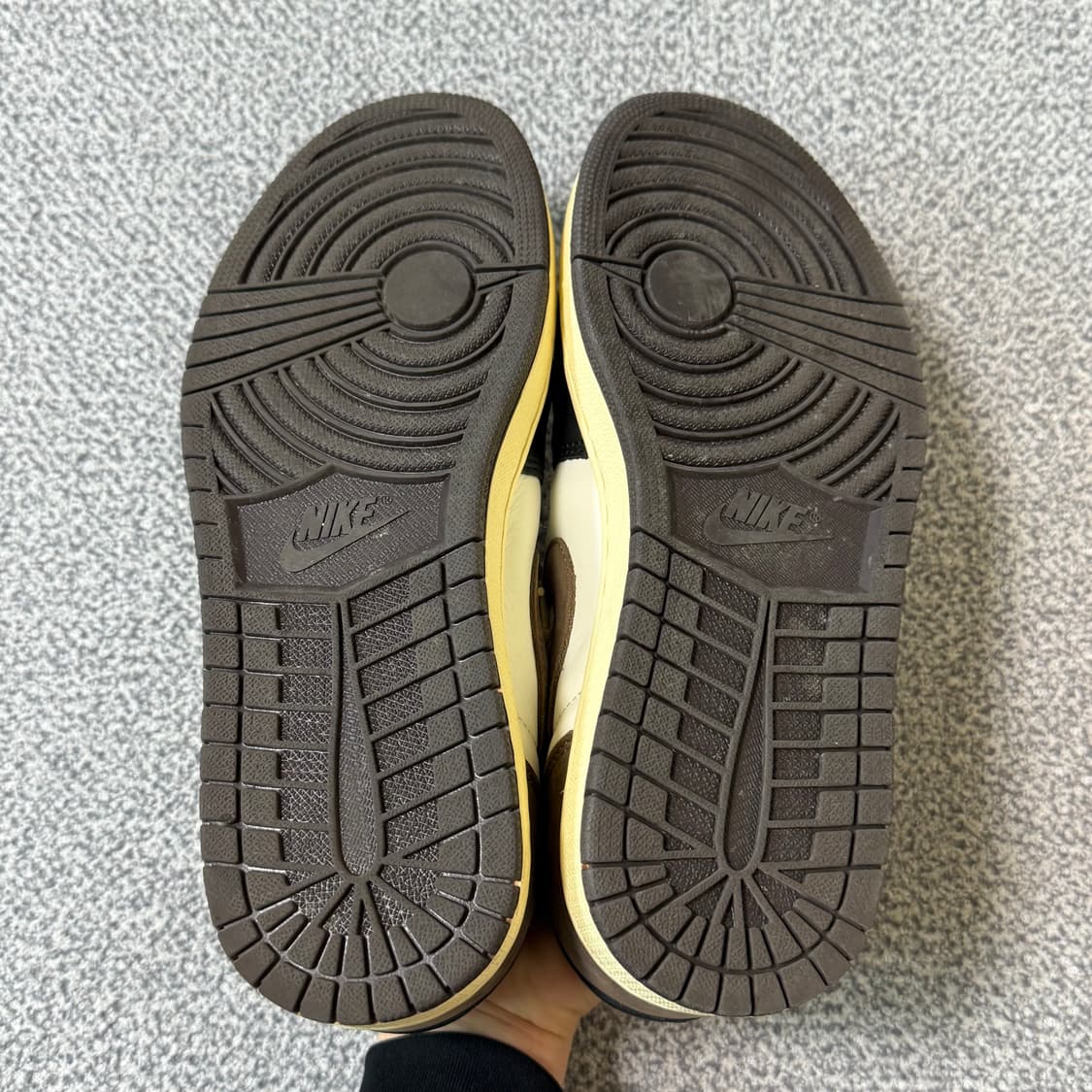 나이키 에어조던1 트레비스스캇 275 상품이미지6