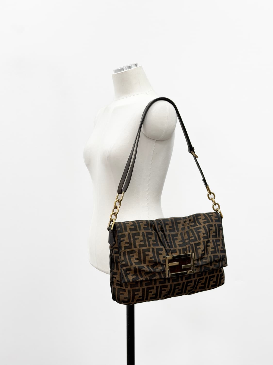 펜디 주카 자카드 미아 숄더 & 크로스백 상품이미지4