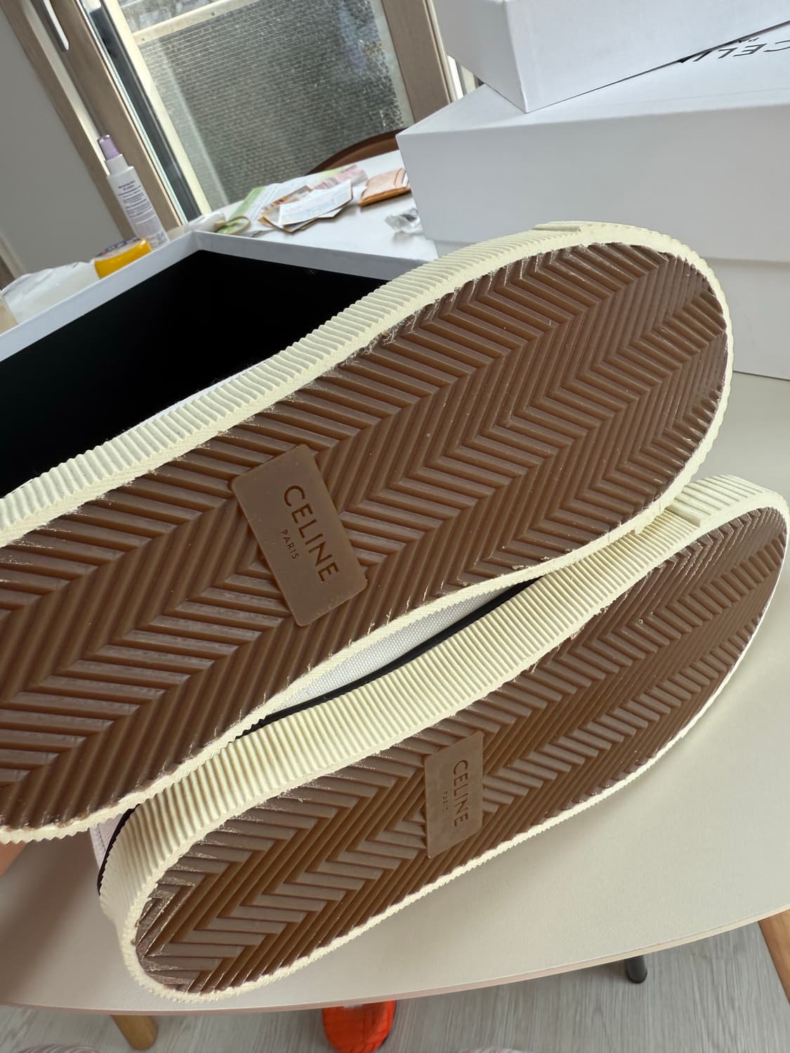 셀린느 블랭크 미드 레이스업 스니커즈 상품이미지2