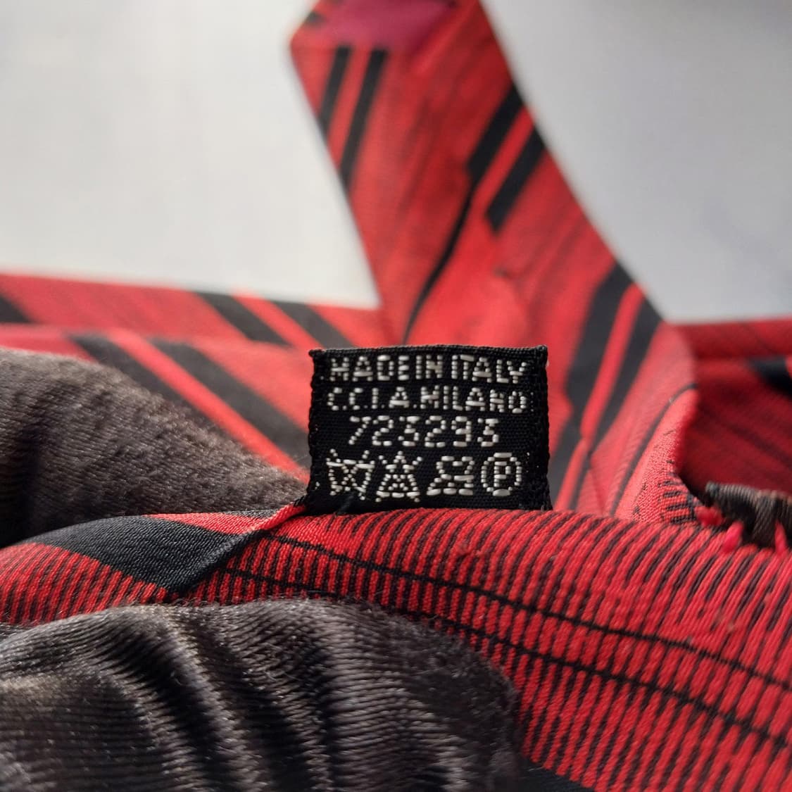 발렌티노 실크 레드 스트라이프 넥타이 8cm A등급 K1664
 상품이미지10