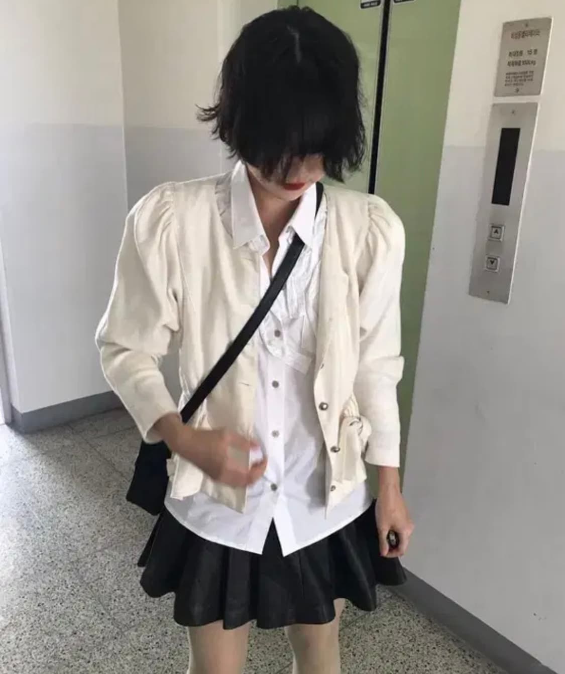 에옹쓰 프릴 블라우스 상품이미지1