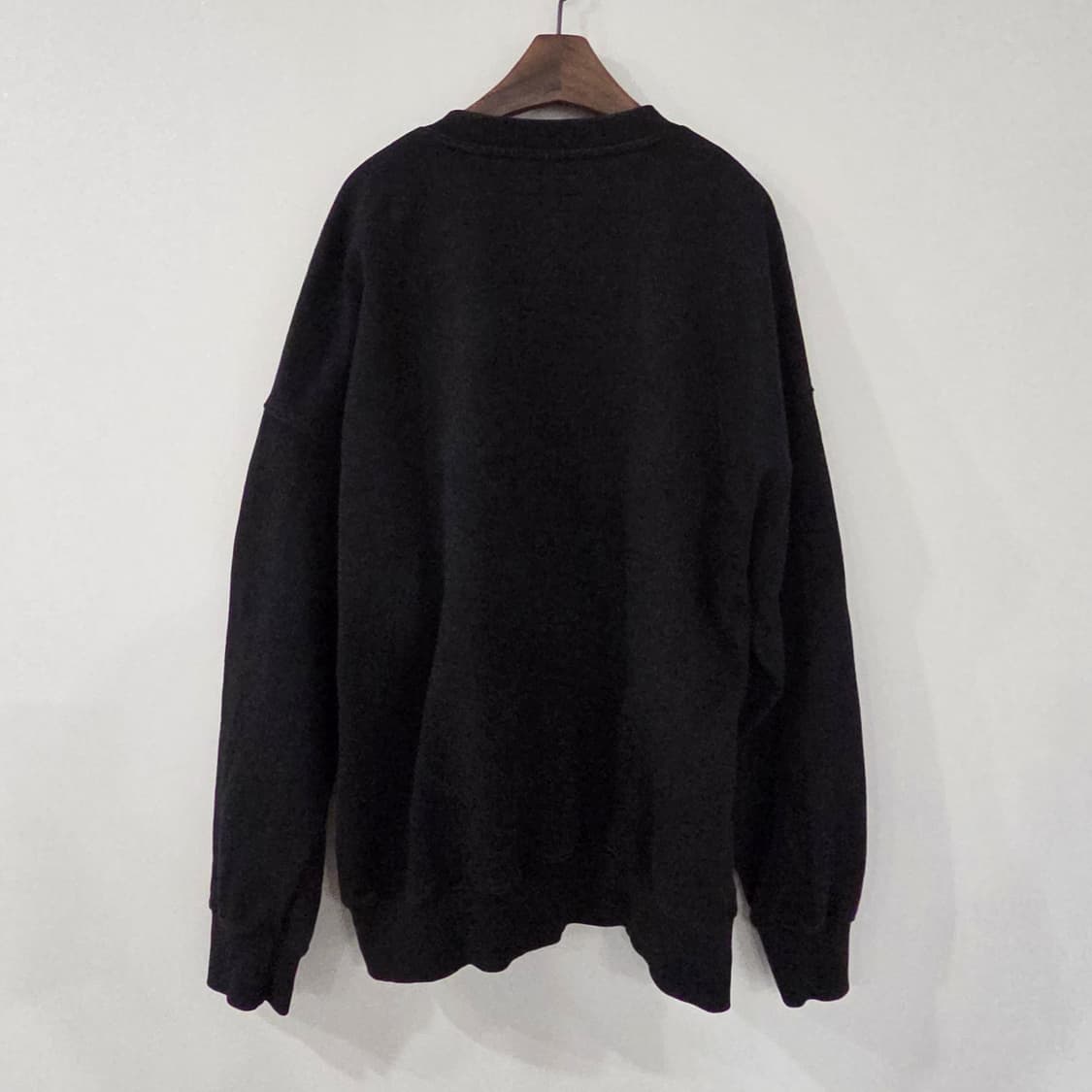 키르시 미 인 리얼 라이프 블랙 맨투맨 상품이미지5