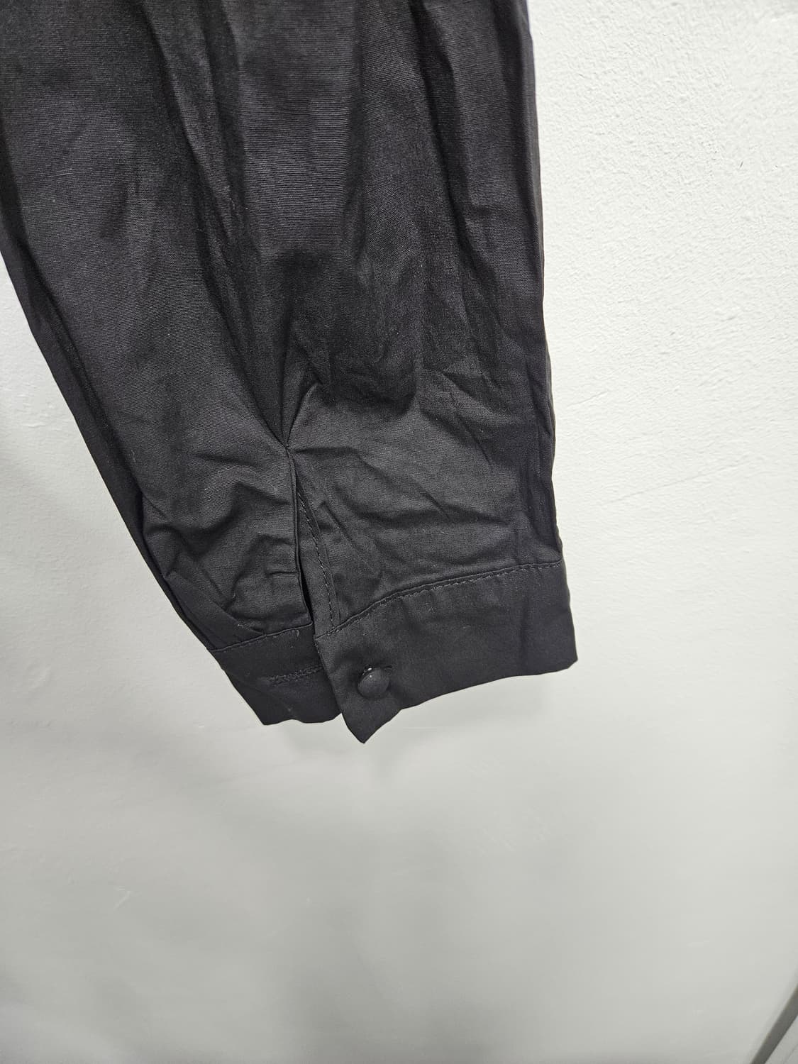 블랙 컷아웃 크롭 퍼프소매 블라우스 [새상품] 상품이미지5