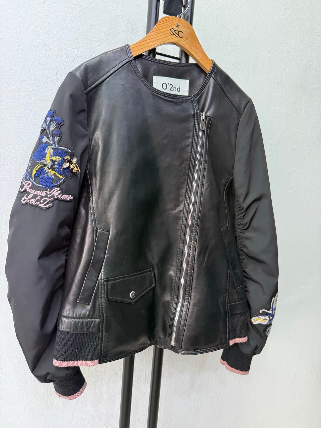 정품) O2ND 오즈세컨 한섬 천연가죽 배색 항공 봄버 자켓 55 상품이미지2