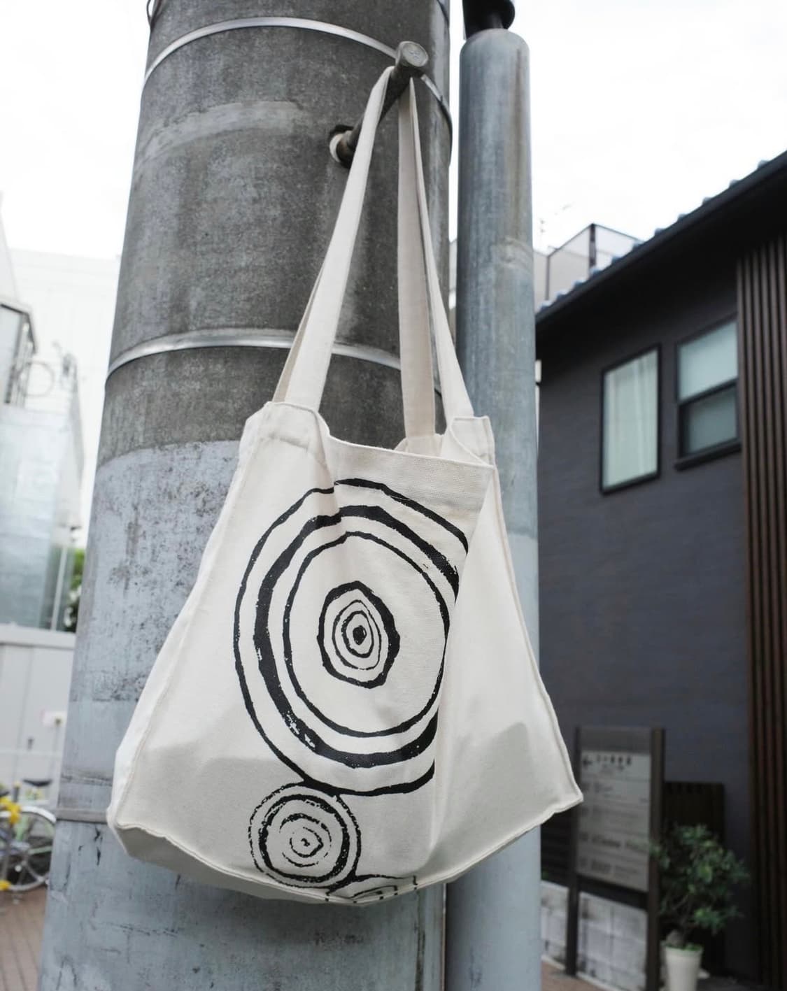 88oncanvas 에코백 88curate 상품이미지1