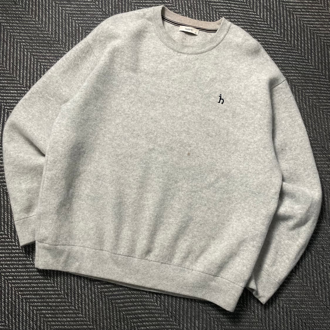 헤지스 자수로고 미니멀 베이직 니트y 4967 상품이미지1