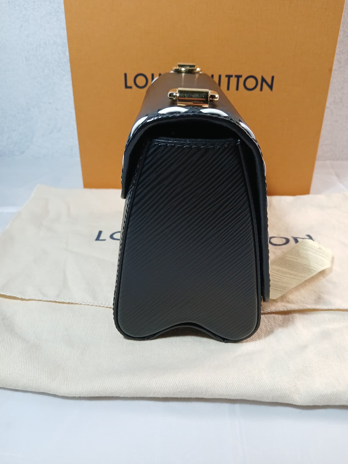 루이비통 트위스트PM 크로스백 M58723 상품이미지3