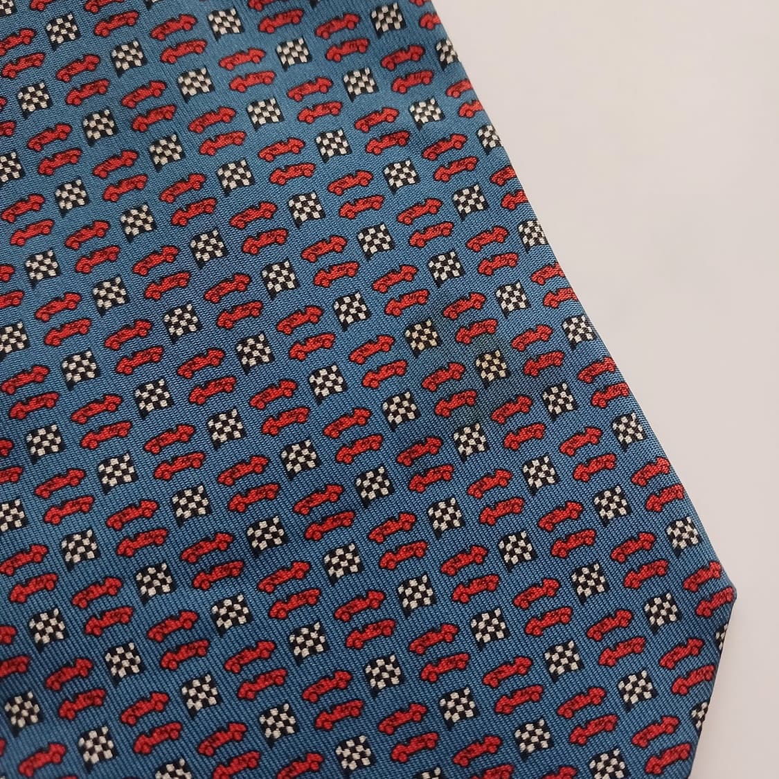 페라가모 실크 블루 체커보드 패턴 넥타이 9.9cm B등급 A18525
 상품이미지7