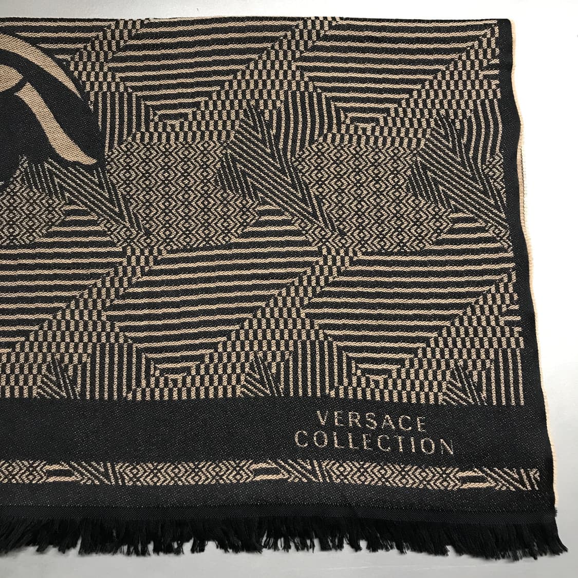 베르사체 메두사 머플러 상품이미지4