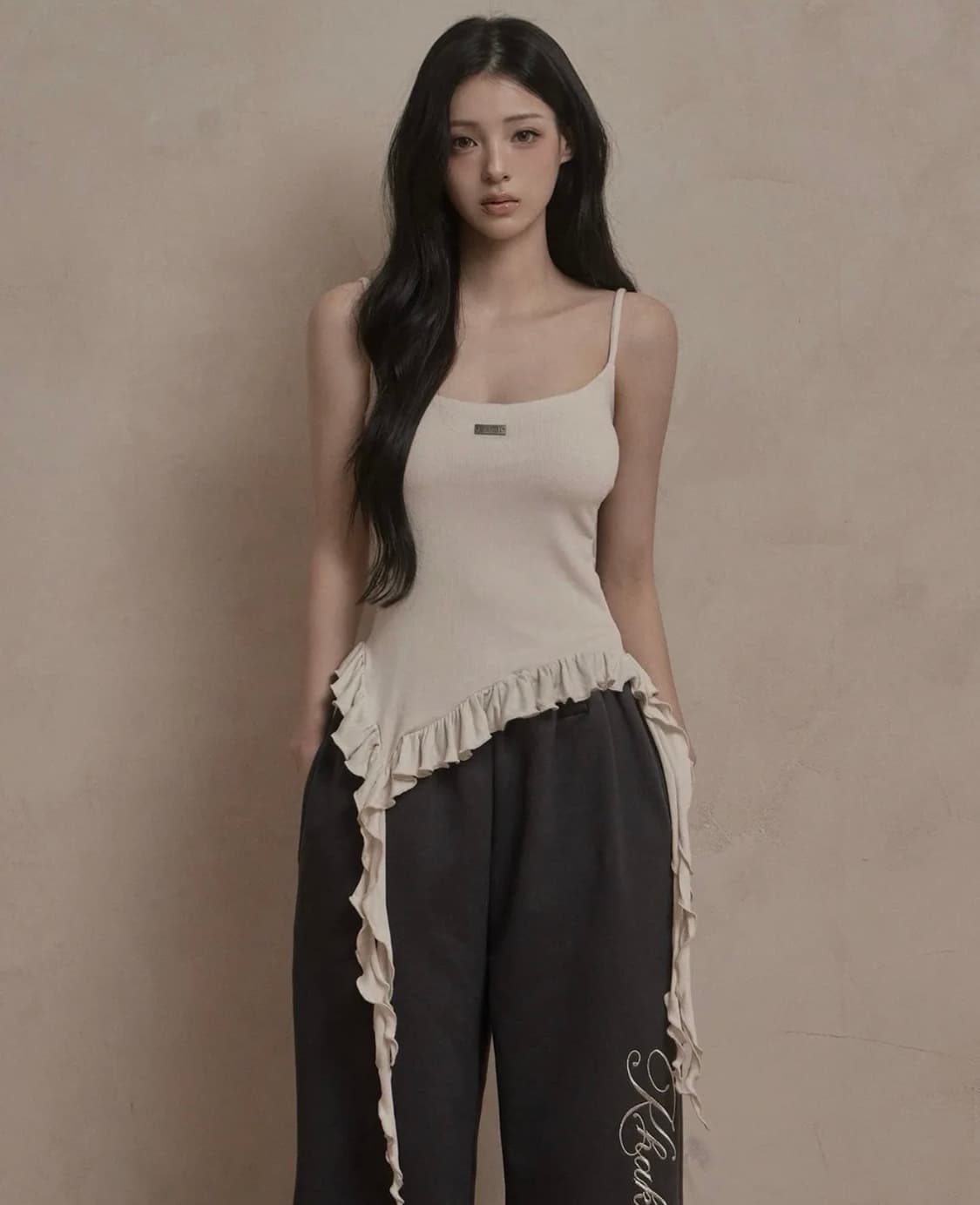 카키포인트 Ruffle Layered Sleeveless 러플 레이어드 상품이미지1
