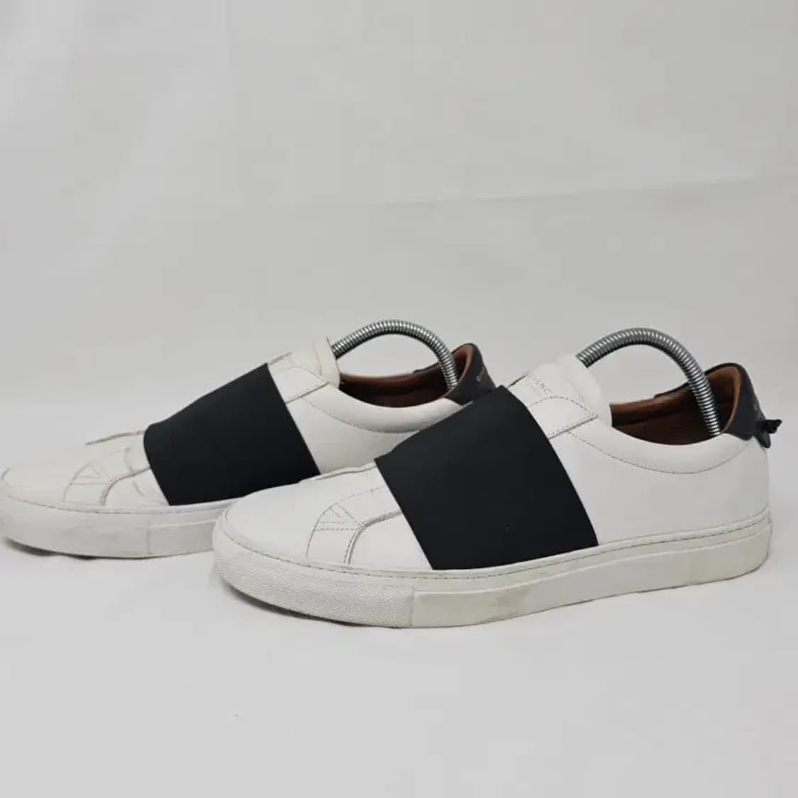 지방시 화이트 블랙 밴드 슬립온 스니커즈 42 (270) 상품이미지2