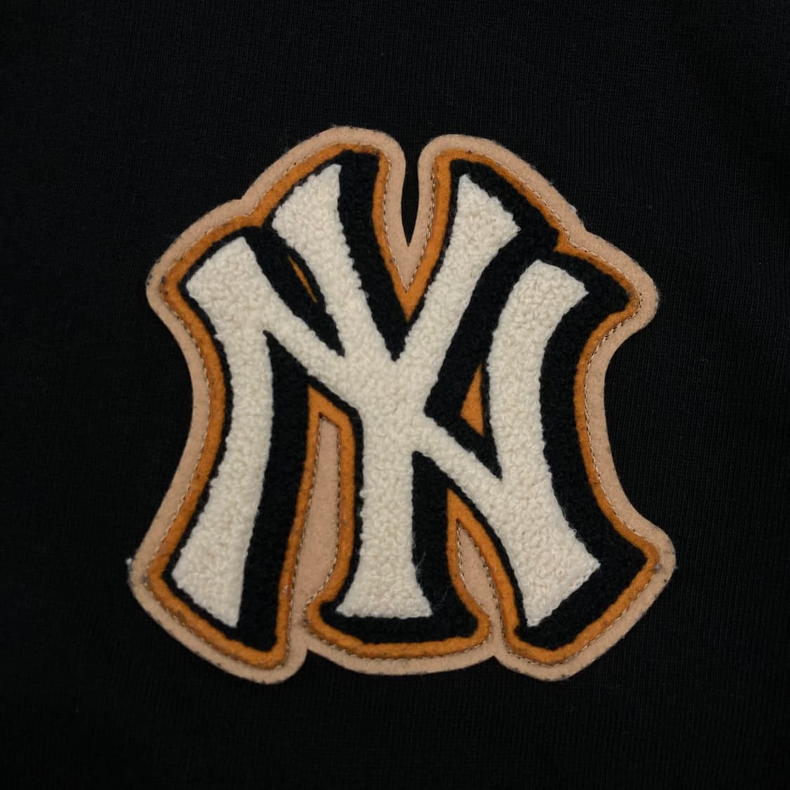 MLB 뉴욕양키스 스몰 로고 블랙 후드티 상품이미지2